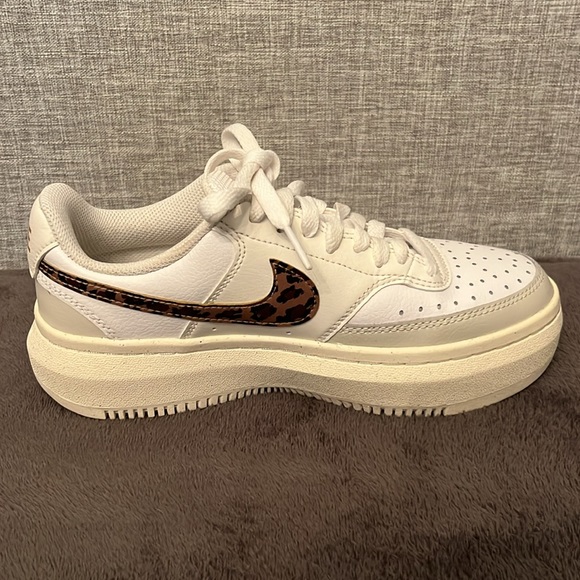 Nike Court Vision Alta DO2791-100 - Women size 7 - Picture 8 of 13